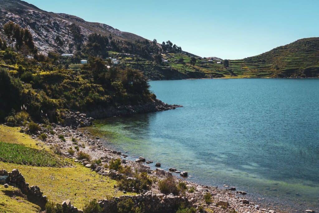 Titicacasjön sedd från Bolivia